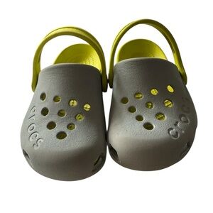 CROCS  Baby Gray and Yellow walking water Shoes Size  6